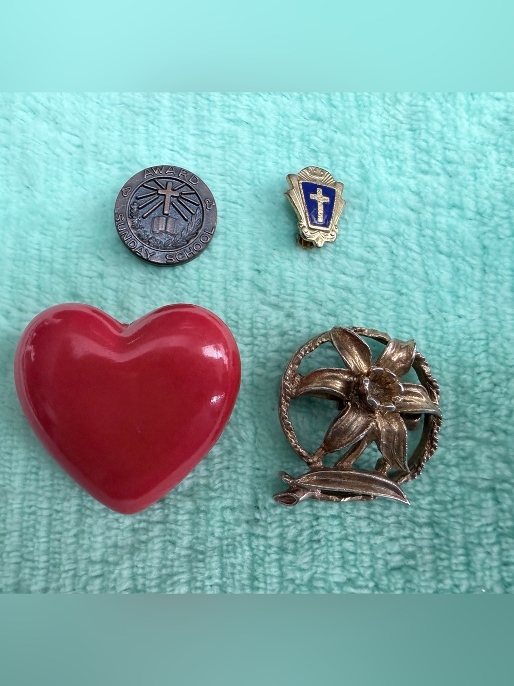 Vintage 4pc Pin Lot